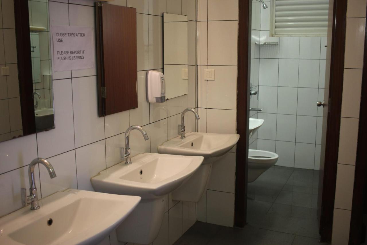 ホテルAngamaly Convention Centre Kochi エクステリア 写真