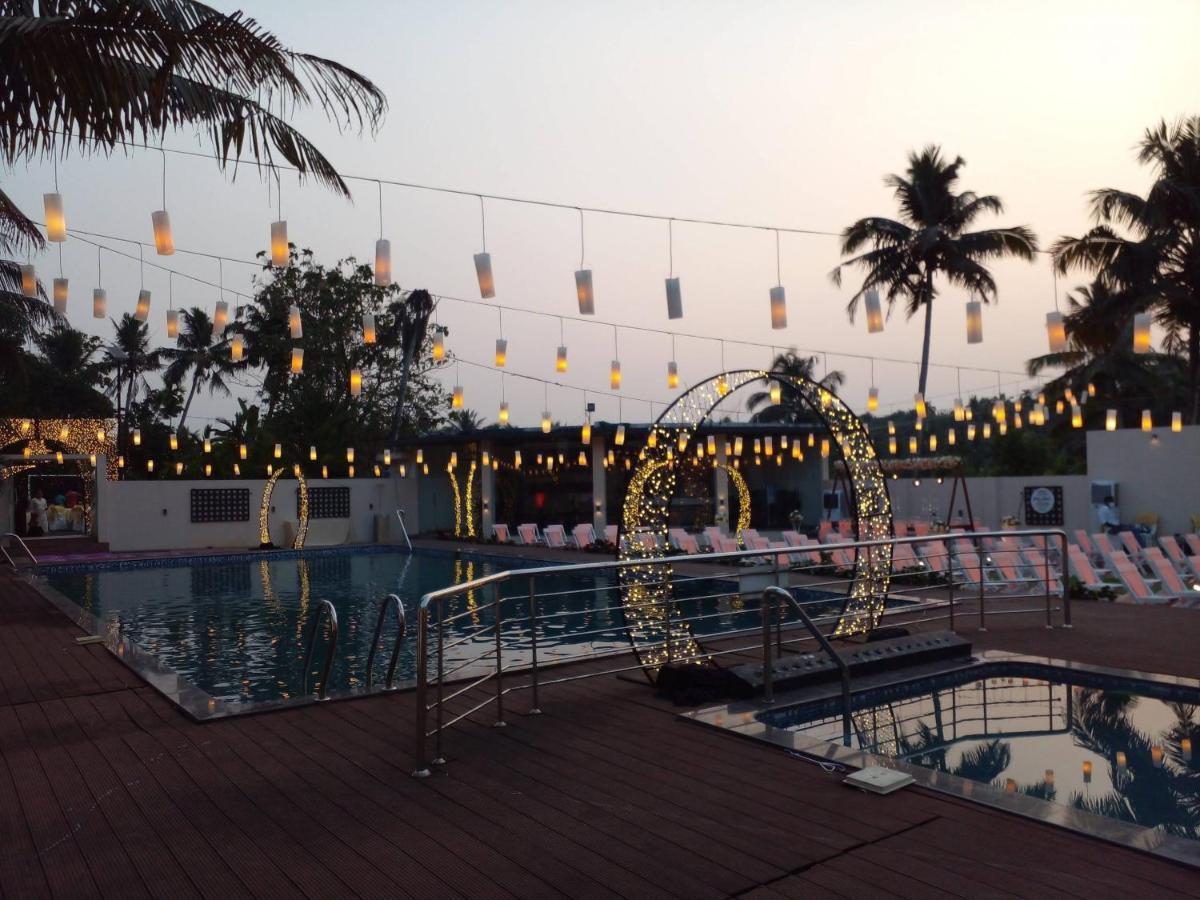 ホテルAngamaly Convention Centre Kochi エクステリア 写真