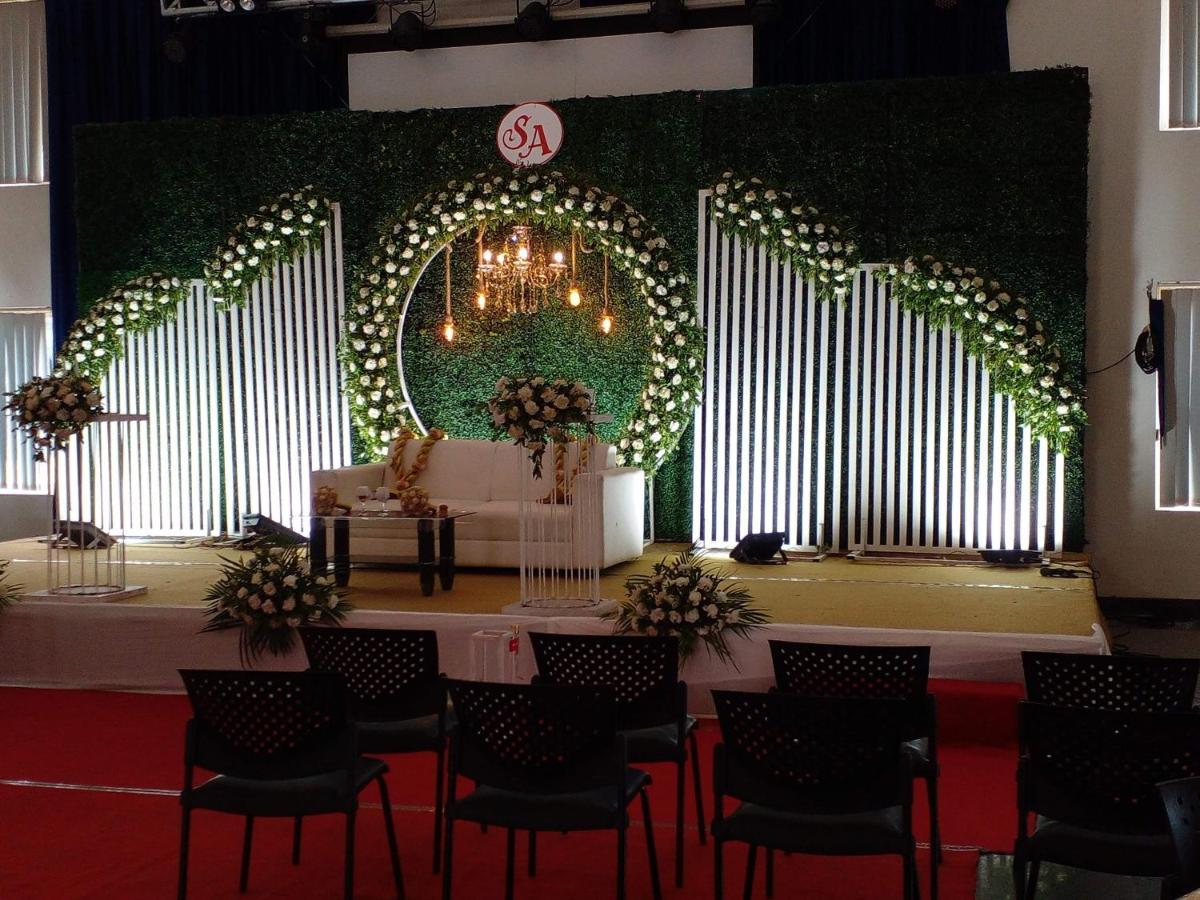 ホテルAngamaly Convention Centre Kochi エクステリア 写真